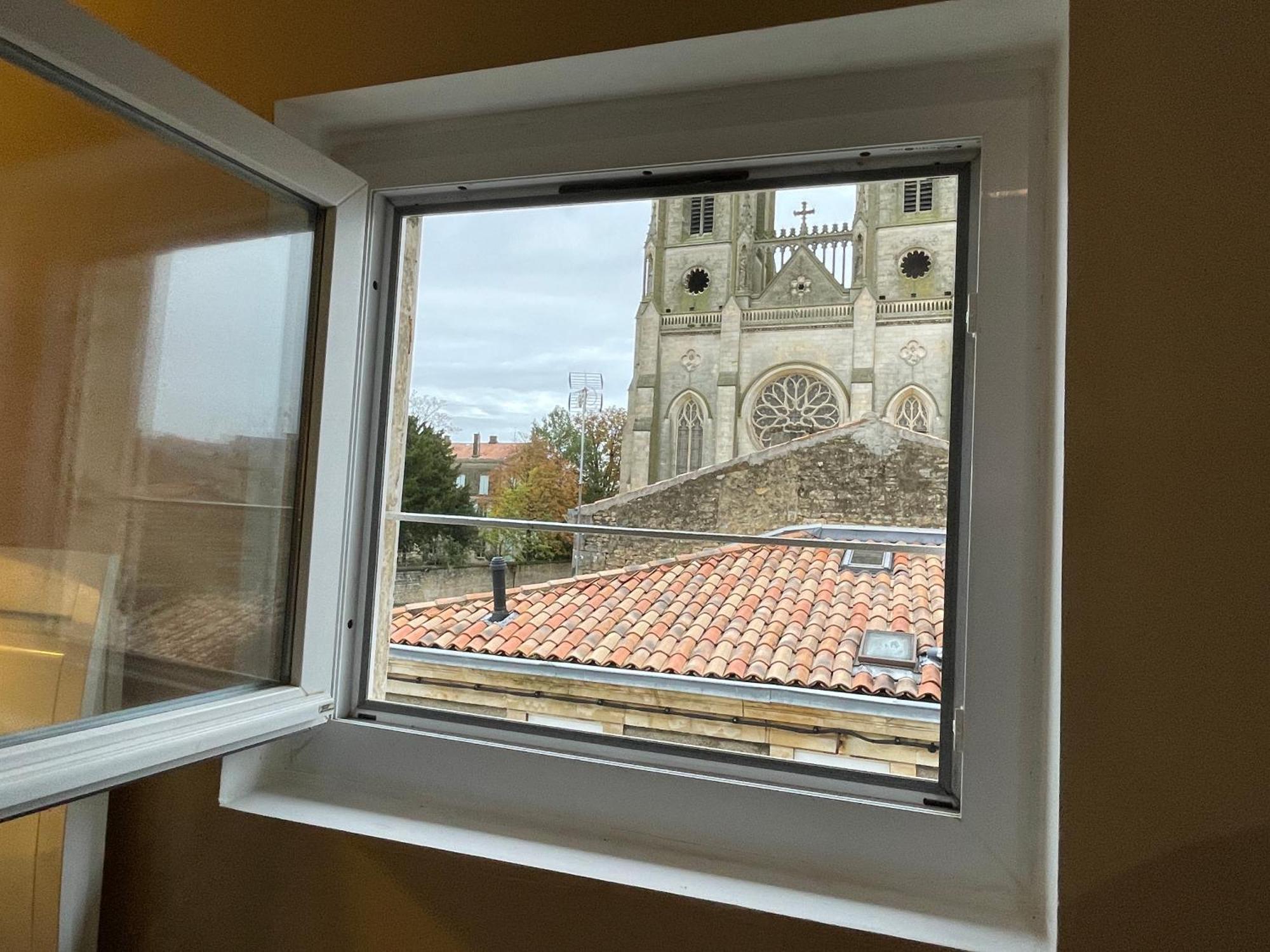 Chez Jean-Yves Et Zoe - Le Saint Andre - Au Calme, Tres Propre, Proche Parkings, Clim Apartment Niort Exterior foto